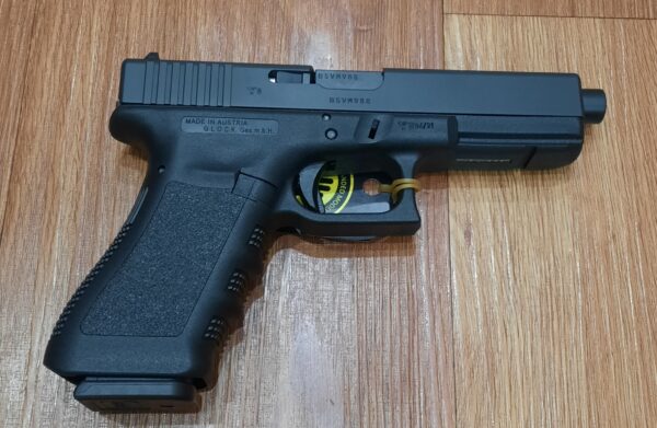 USED (CONSIGNMENT) AS NEW – UNFIRED GLOCK 17A GEN 3 9MM SEMI AUTO ALL ORIGINAL CASE AND ACCESSORIES